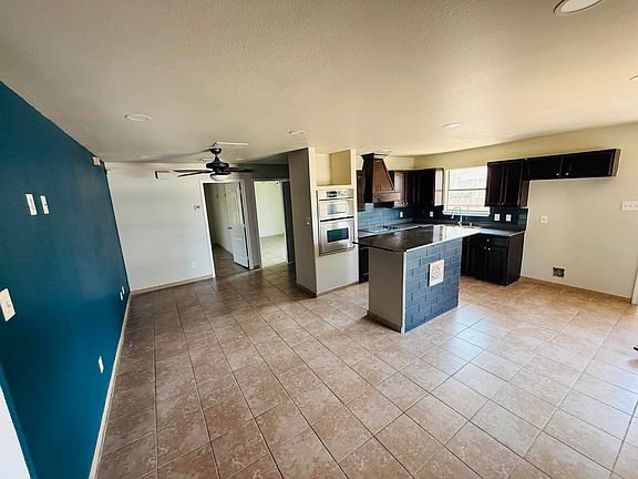 4th image of 4703 Los Laureles Ln