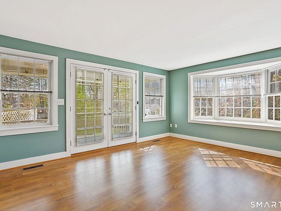 5th image of 410 Wilton Rd W
