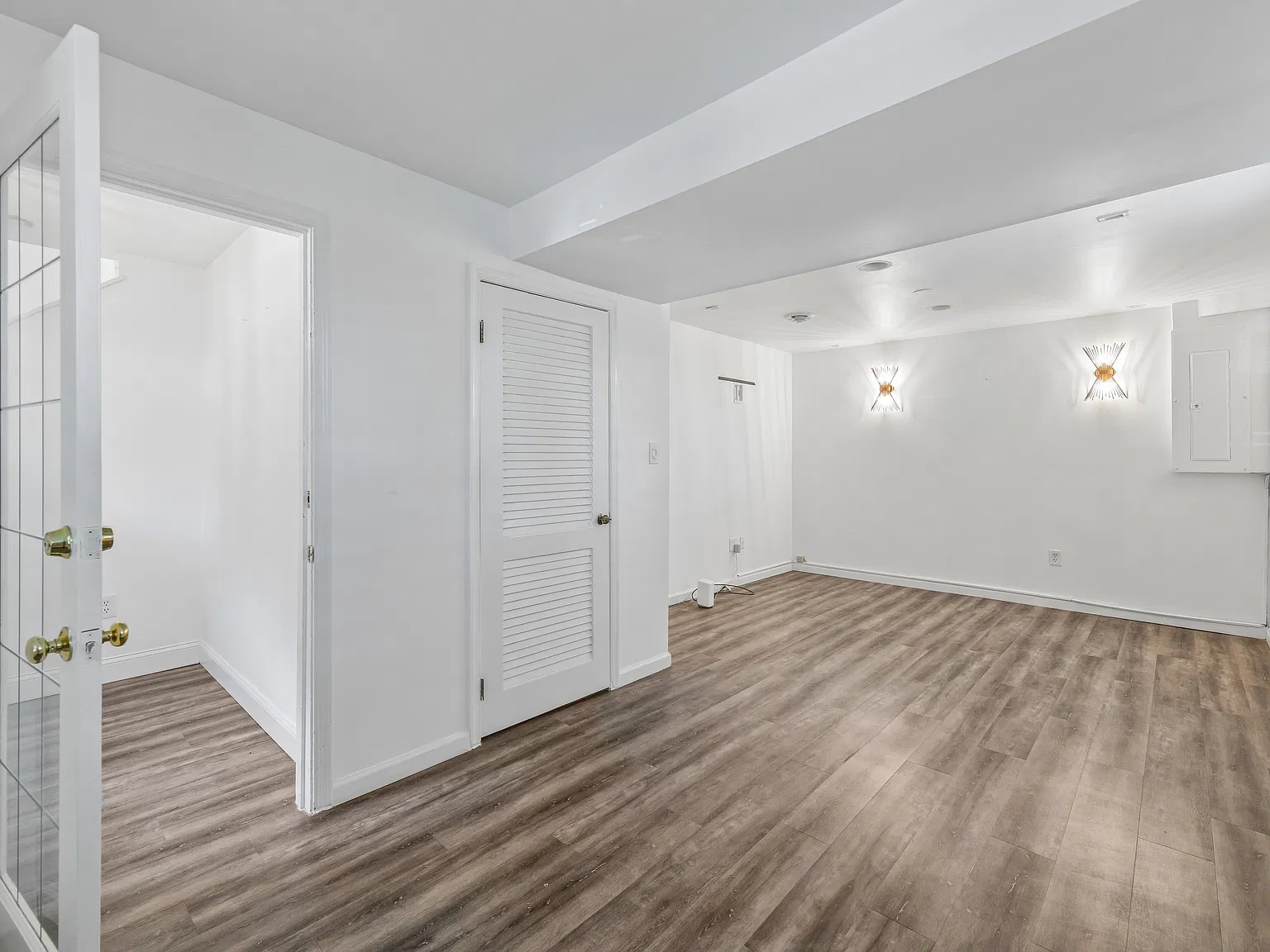 5 bed, 1998 sqft, $3,950 — Photo 3
