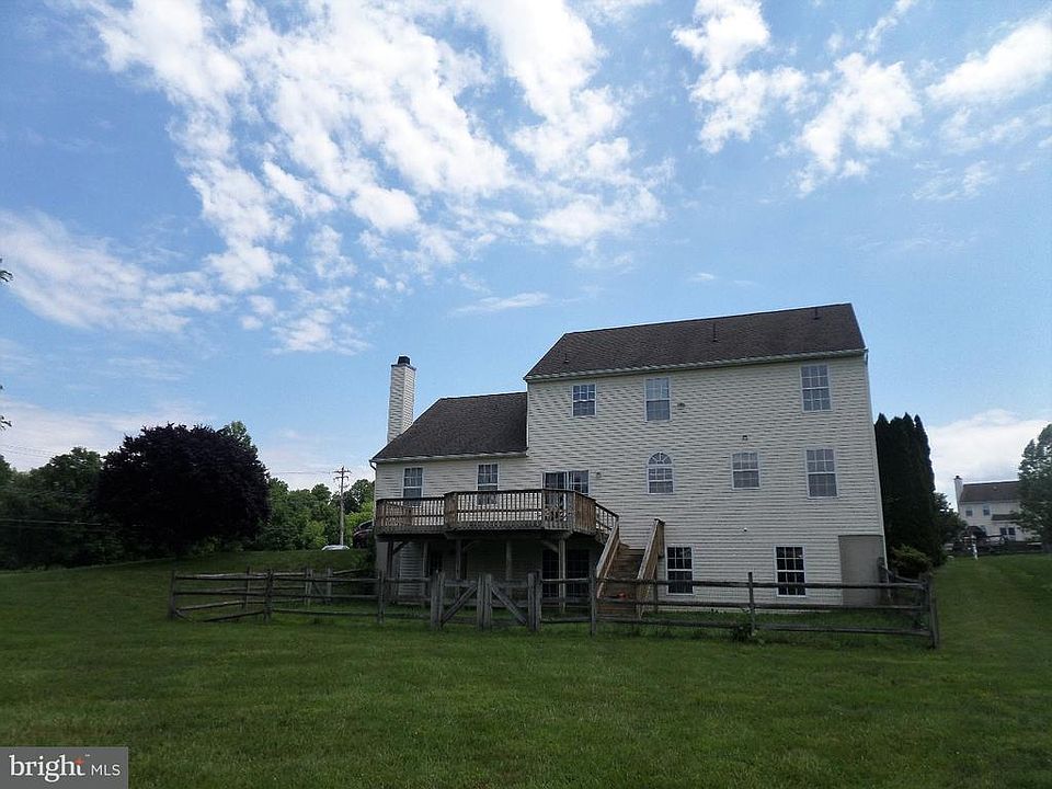 2nd image of 62 Mystery Rose Ln