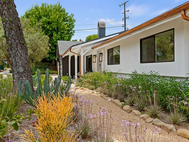 2402 Calle Montilla — Photo 38