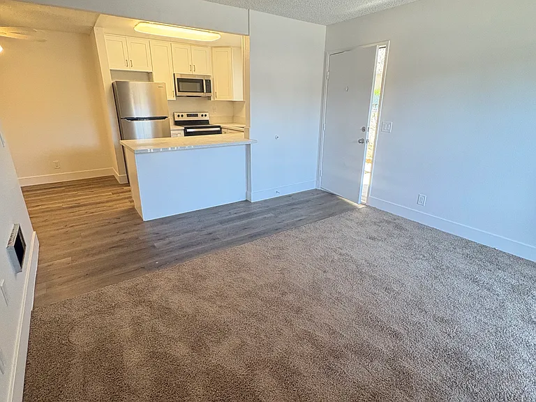 1051 Rock Springs Rd #142 — Photo 4