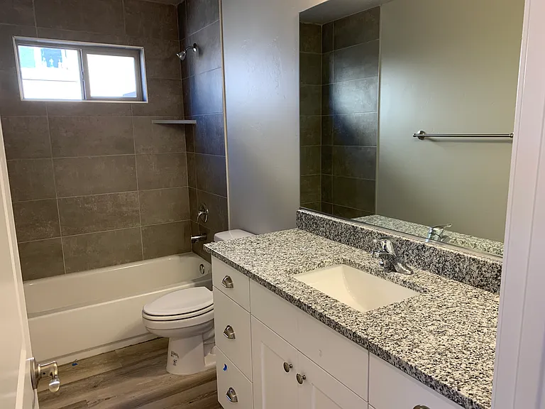 508 N 480 W — Photo 10