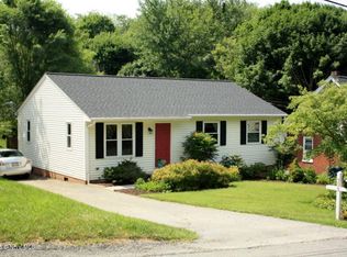 302 Upland Rd, Blacksburg, VA 24060