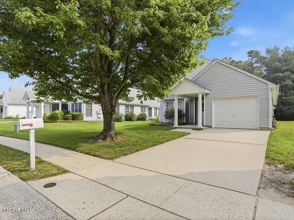 585 Waterford Drive, Manchester, NJ 08759
