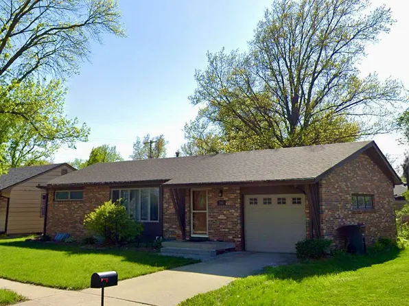 722 S Cowan Ave, York, NE 68467