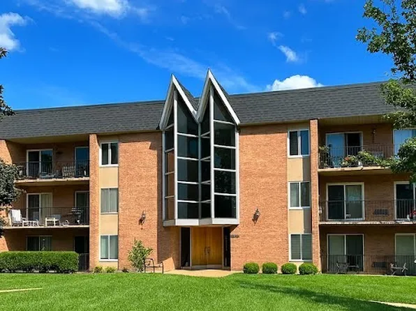 1056 N Mill St APT 306, Naperville, IL 60563