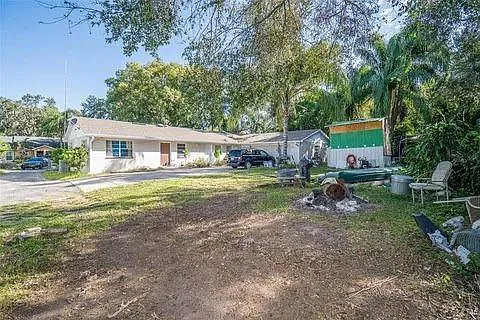 5 bed, 2400 sqft, $650 — Photo 2