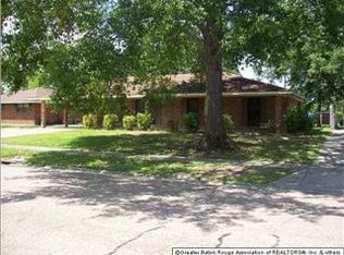 12389 E Robin Hood Dr, Baton Rouge, LA 70815