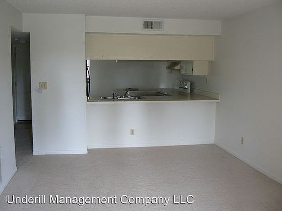 3rd image of 1011 Clearmont St NE Unit 2052