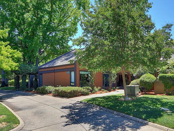 3rd image of 2238 Woodside Ln Unit 13