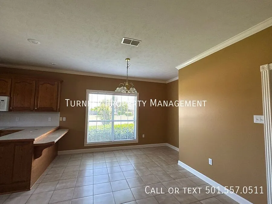18 Kimberly Pl — Photo 3