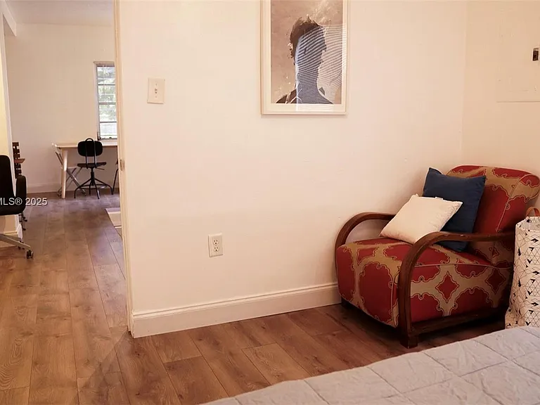 68 NW 45th St #2 — Photo 15