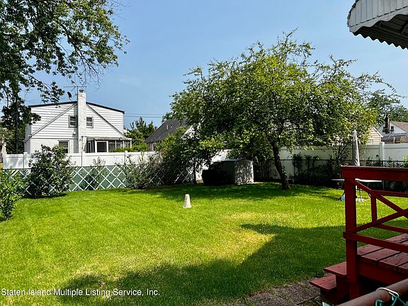 4th image of 133 Bryson Ave