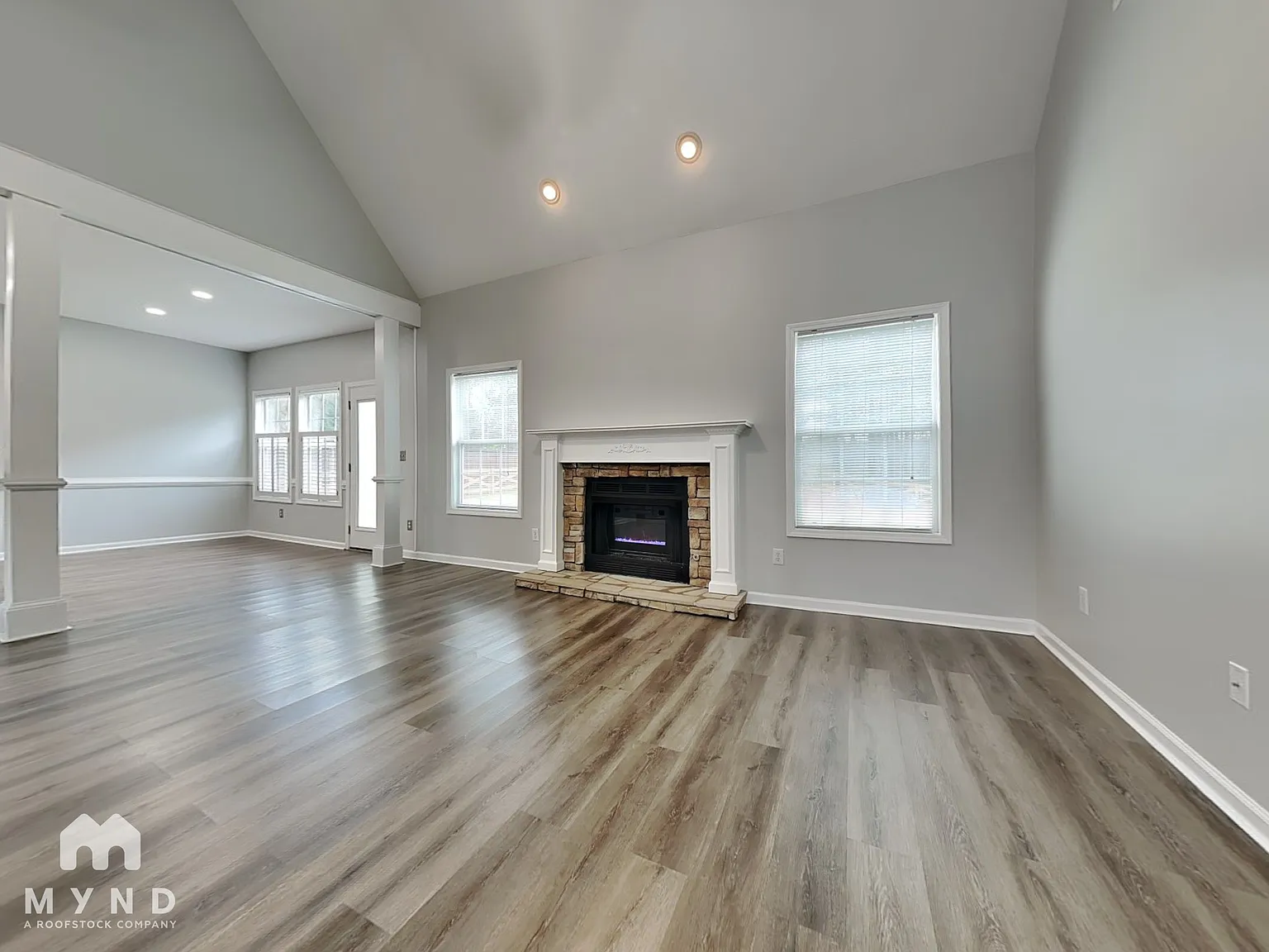 3 bed, 3.0 bath, 1996 sqft, $2,145 — Photo 2