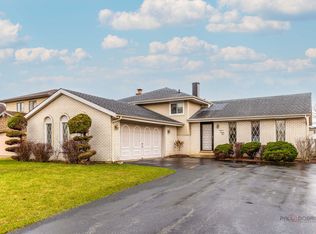 1124 N Anvil Ct, Addison, IL 60101