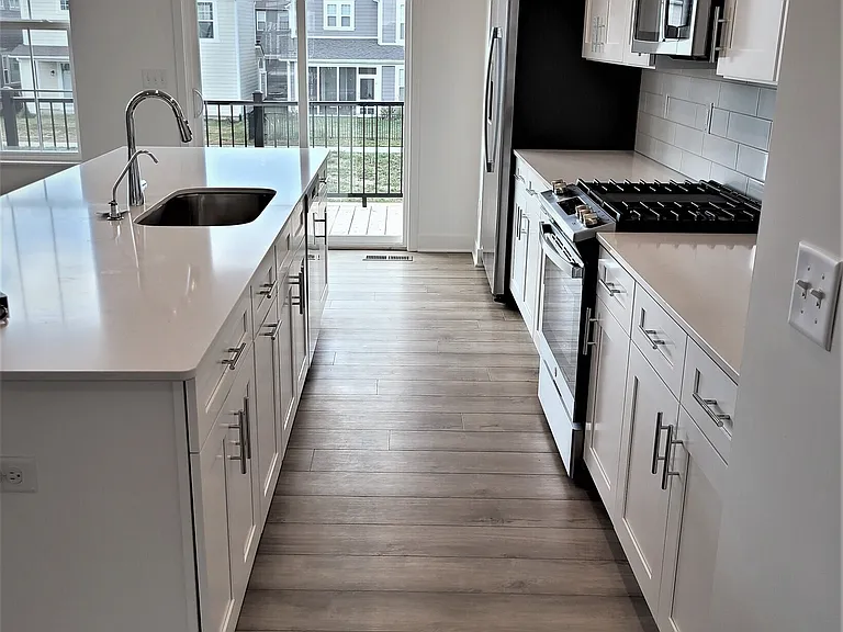 6929 Adalene Ln — Photo 10