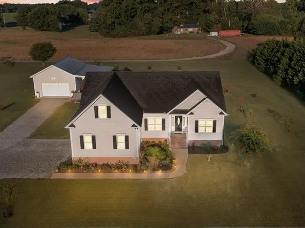 279 Meadow Dr, Tappahannock, VA 22560