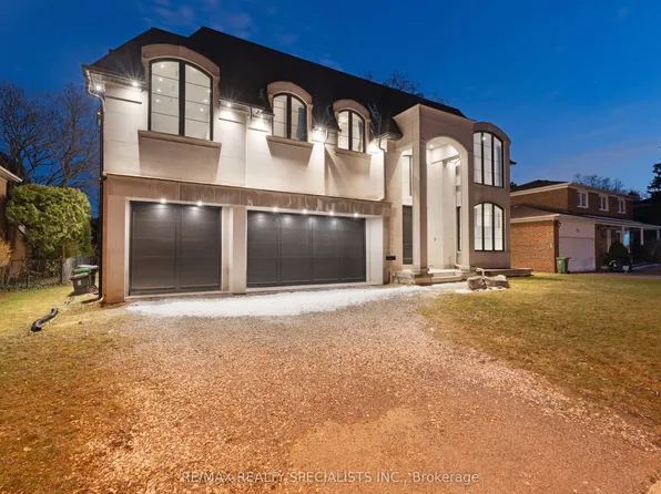 95 Lord Seaton Rd, Toronto, ON M2P 1K7