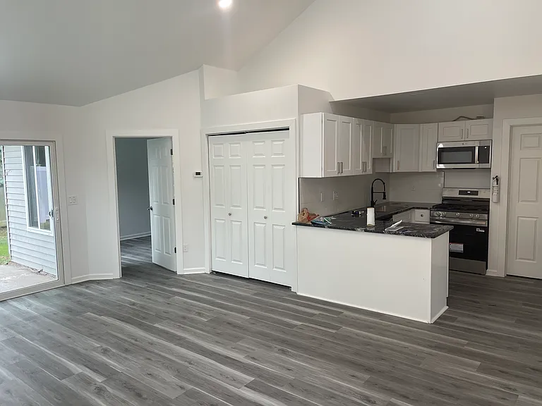 29503 Meadow Ln — Photo 2