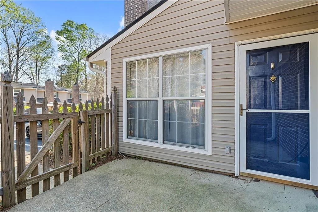 2 bed, 2.0 bath, 1162 sqft, $2,000 — Photo 4