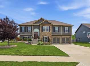 10019 N Lister Ave, Kansas City, MO 64156