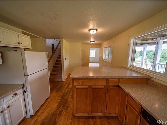 2nd image of 11578 Orchard Ave SE