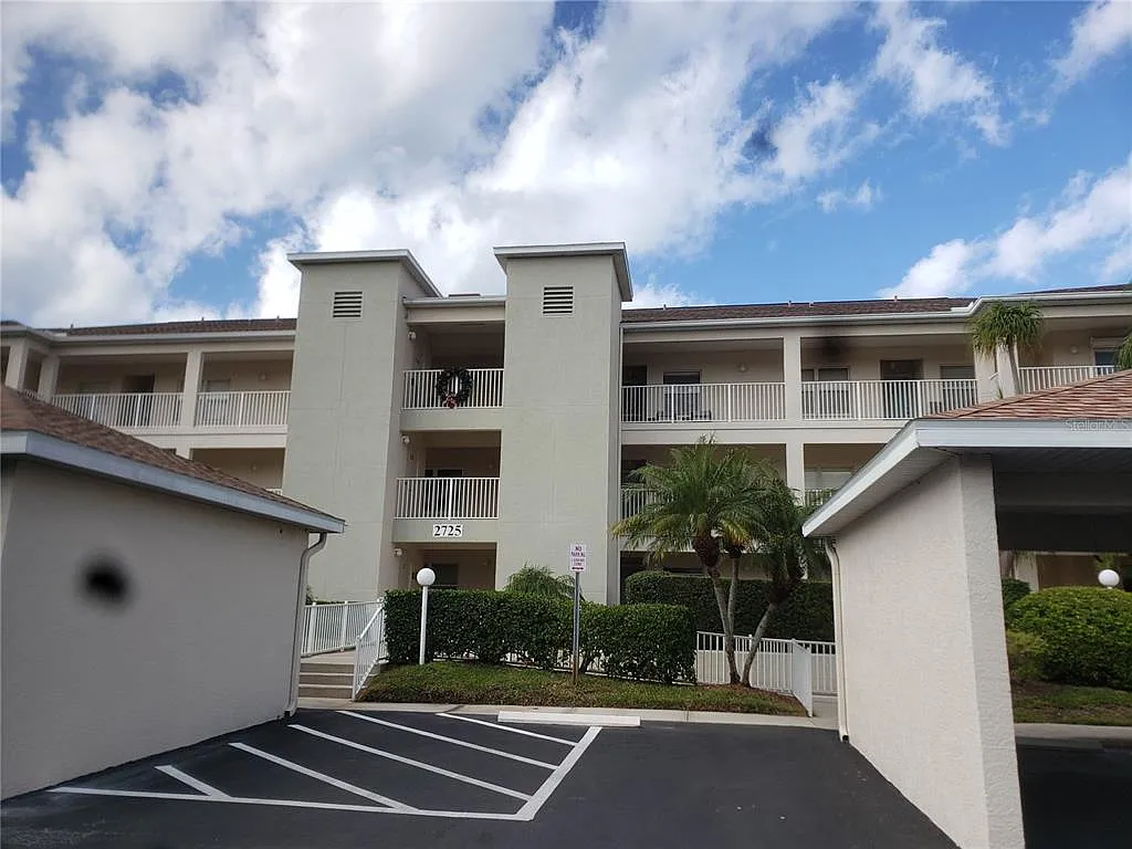 2 bed, 2.0 bath, 1256 sqft, $2,400 — Photo 1