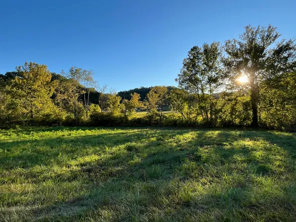 9999 Sweetwater Rd, Berea, KY 40403