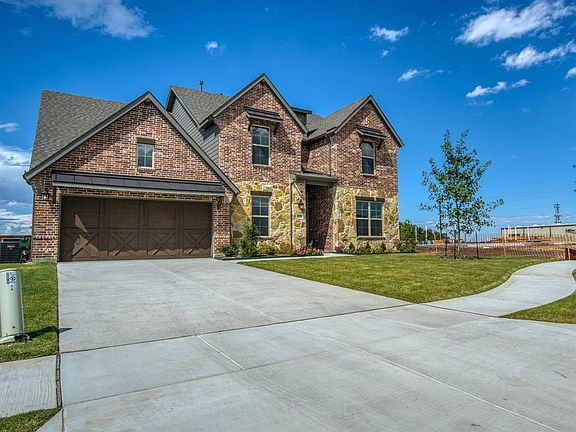 2nd image of 1034 Helmsley Dr