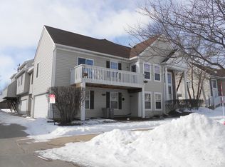 301 Hidden Creek Ln, North Aurora, IL