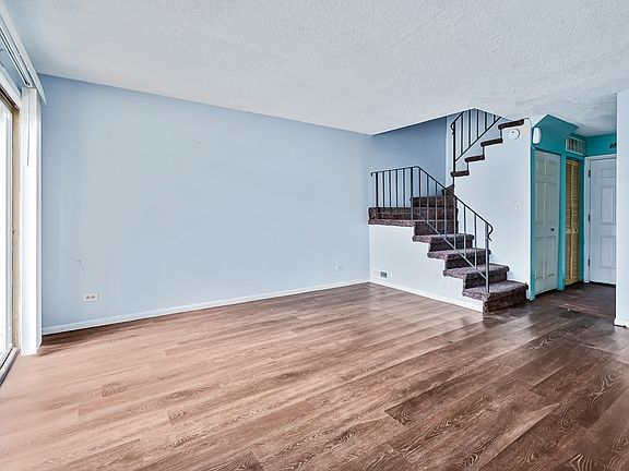 4th image of 4565 Provincetown Dr