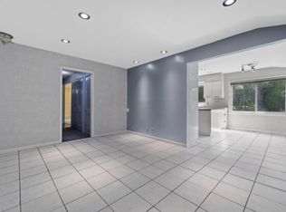 201 W Ellsworth Ln #5, Milwaukee, WI 53217