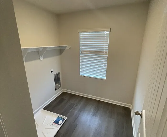 1055 Peony Ln — Photo 9