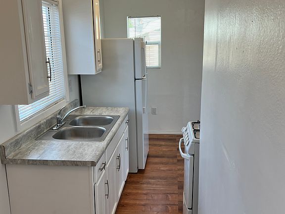 3rd image of 6337 Long St