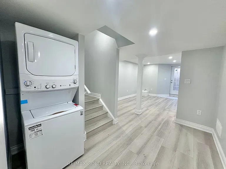 555 Settlers Rd W #BASEMENT — Photo 12