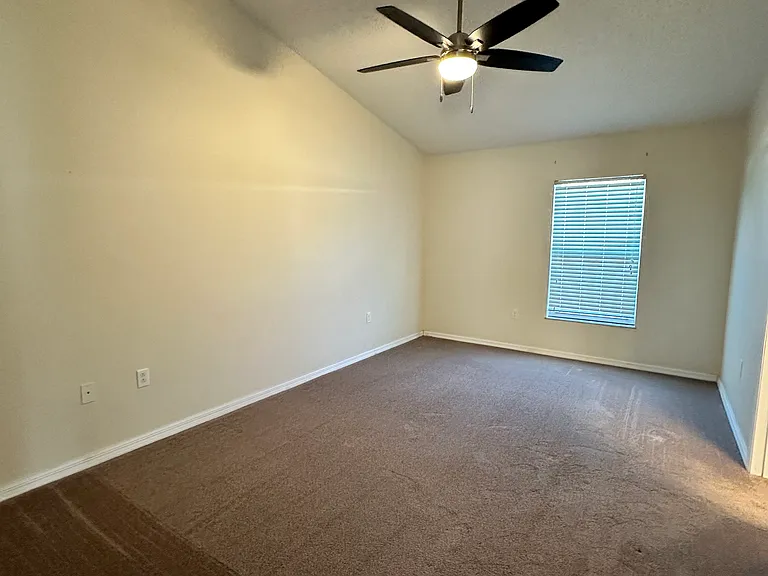 2250 Hannah Ln — Photo 6