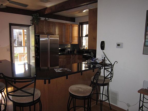 5th image of 3242 N Clifton Ave