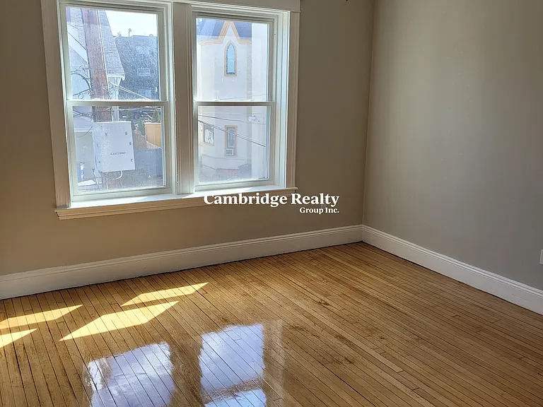 8 Farrington Ave #3T — Photo 10