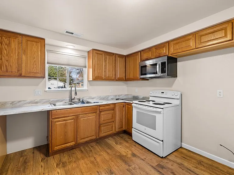 106 N Buchanan Ave — Photo 8