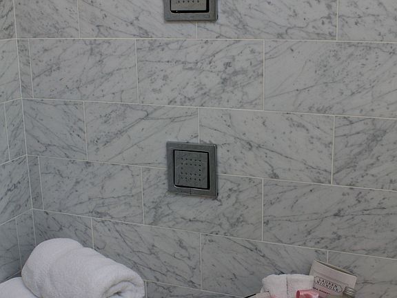 KOHLER BODY TILE SPRAYS