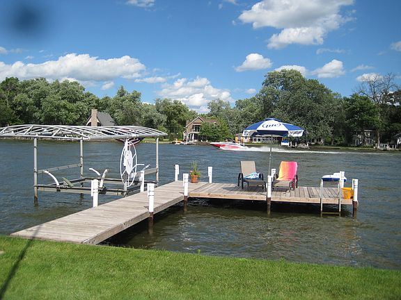 5th image of 2720 Shorewood Dr