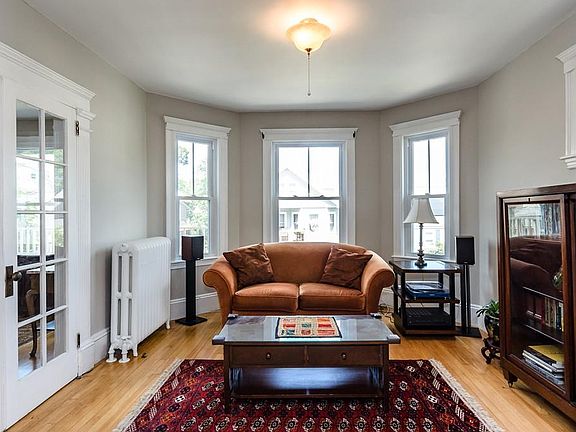4th image of 48 Bradfield Ave #2