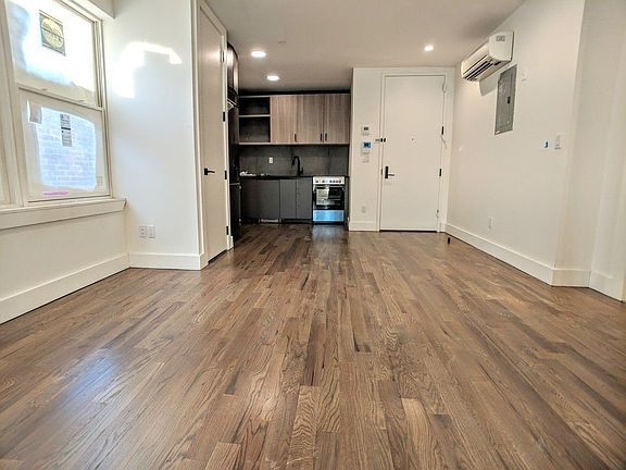 3rd image of 171 Linden Blvd #5AA