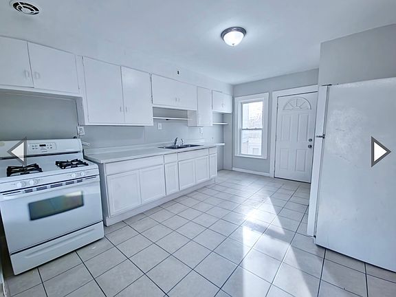 5th image of 4321 Storer Ave Unit 2