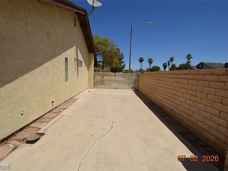 6543 Barbary Cir — Photo 17