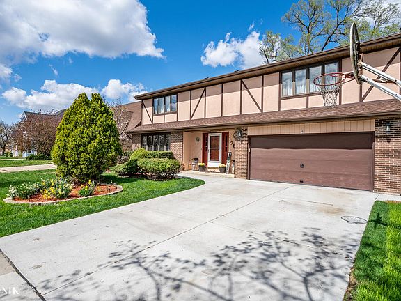 2nd image of 753 Plentywood Ln