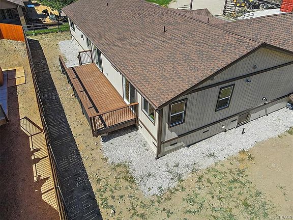2nd image of 821 East Ln