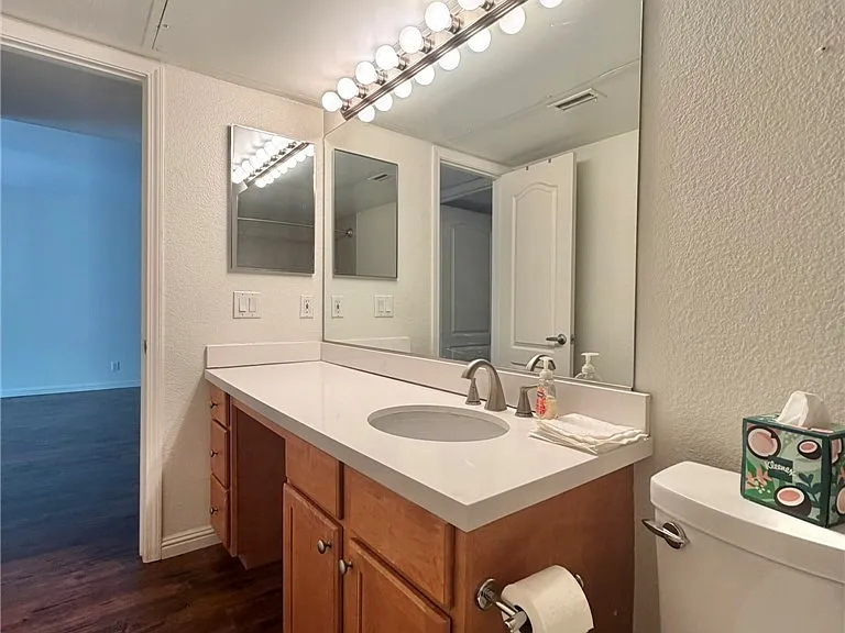 650 Oakmont Ave #2113 — Photo 12