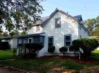 909 Olive St, Cedar Falls, IA 50613